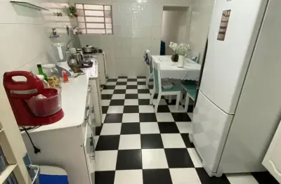 Sobrado na vila carrão com terreno 106mts², composto por 02 dormitórios, 02 banheiros, sala de estar, cozinha, área de serviço, quintal pequeno nos fundos, 02 vagas.
