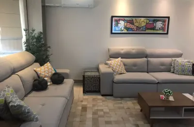 Lindo sobrado geminado para venda em rua de excelente localização há 10 minutos a pé do metrô tatuapé, shopping tatuapé.