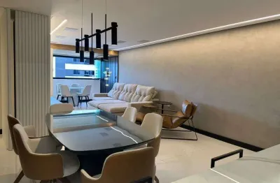 Apartamento na ponta verde todo mobiliado com 3 suítes ideal para família