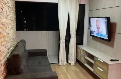 Apartamento com 2 quartos na ponta verde a 2 quadras da praia