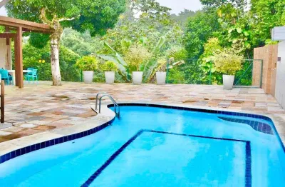 Casa no condomínio aldebaram beta com 4 suítes + piscina com amplo espaço