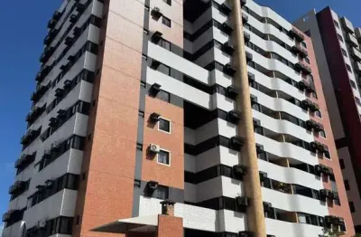 Apartamento com vista para o mar sendo 3 quartos com 2 suítes na ponta verde