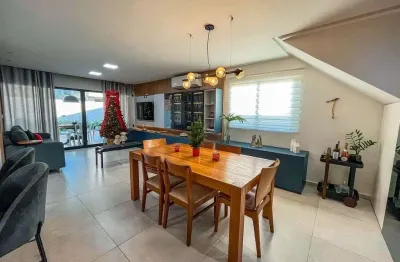 Casa nova completa de móveis planejados com 4 suítes e piscina no vista lagoa