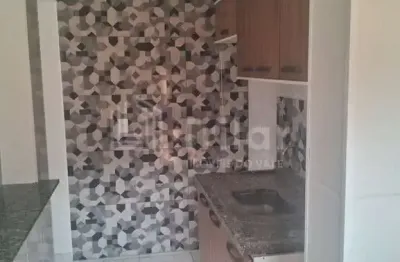 Apartamento de 2 dormitórios no térreo com 1 vaga de garagem
