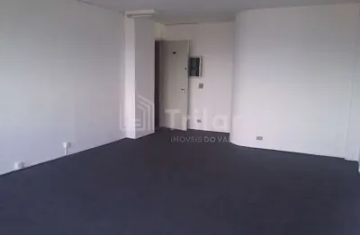 Excelente sala comercial no centro de sjcampos para venda