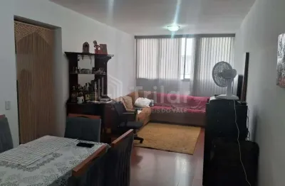 Amplo apartamento no miolo do são dimas com 3 dormitórios e 1vaga coberta