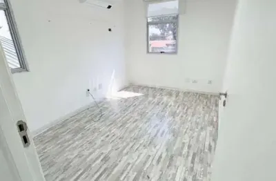 Excelente sala totalmente reformada com ar condicionado
