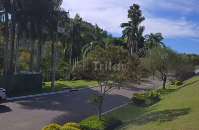 Casa em Condomínio à Venda em Paraibuna-SP: 5 Quartos, 4 Suítes, 2 Salas, 6 Banheiros, 10 Vagas - 360m² de Área construída