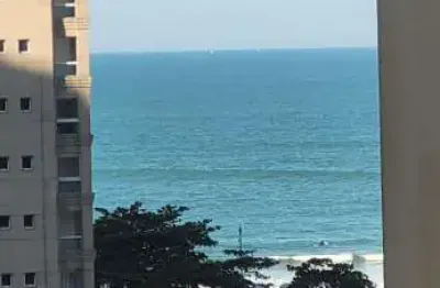 Apartamento alto padrão com acesso a sacada vista parcial mar, 2 dormitórios sendo 1 suíte, á 200 metros do mar - astúrias-guarujá/sp.