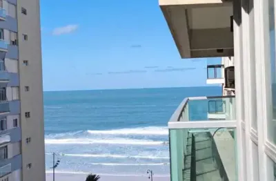 Apartamento com vista lateral mar, 3 dormitórios sendo 2 suítes, lazer no condomínio, à menos de 50 metros da praia em pitangueiras - guarujá/sp.