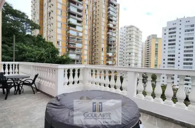 Cobertura penthouse com 4 dormitórios climatizadas sendo 1 suíte, acesso a sacada com vista parcial do mar, fundos com cozinha gourmet e piscina privativa, na praia das pitangueiras - guarujá/sp.