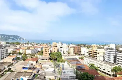 Apartamento alto padrão com acesso a sacada gourmet e vista lateral do mar, 2 dormitórios climatizados sendo 1 suíte, lazer no condomínio - enseada -guarujá/sp.