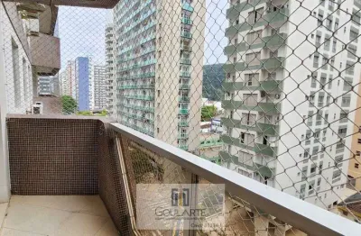 Apartamento com acesso a sacada, 3 dormitórios sendo 1 suíte climatizada, lazer no condomínio na praia das pitangueiras-guarujá/sp.