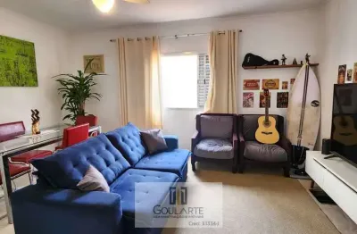 Apartamento com 2 dormitórios sendo 1 suíte climatizada, à menos de 50m da praia das astúrias - guarujá/sp.