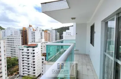 Apartamento alto padrão com sacada, 3 dormitórios sendo 1 suíte + dormitório de serviço, à menos de 50 metros da praia das pitangueiras-guarujá/sp.