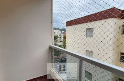 Apartamento com sacada, 2 dormitórios climatizados, lado praia da enseada - guarujá/sp.