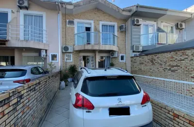 Casa com 3 quartos à venda na Rua Antonio de Almeida, Centro, Camboriú