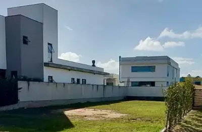 Terreno no condomínio caledonia, com possibilidade de permuta.