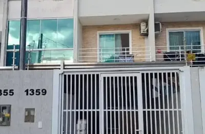 Excelente sobrado semi mobiliado com espaço de fundos coberto no santa regina
