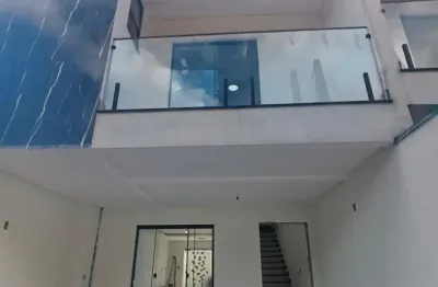 Amplo sobrado com 03 suítes próximo ao komprão do bairro areias em camboriú