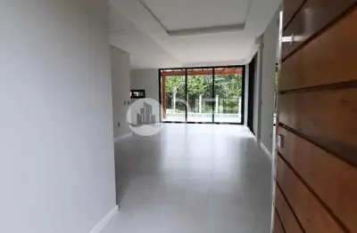 Um ótima casa em condomínio fechado!, praia das taquaras, balneário camboriú - sc