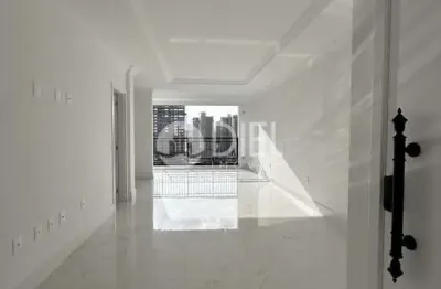 Um belo apto perto do mar na meia praia em itapema, meia praia, itapema - sc