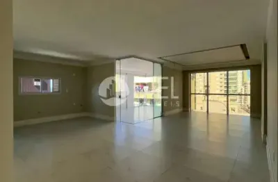 Apto com 4 suítes, 3 vagas, lazer e quadra mar, centro, itapema - sc