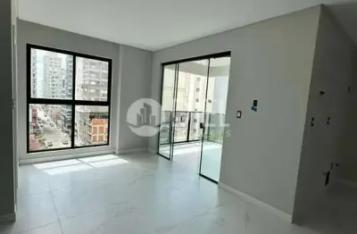 Um belo apto com 3 suítes e 2 vagas de garagem , meia praia, itapema - sc