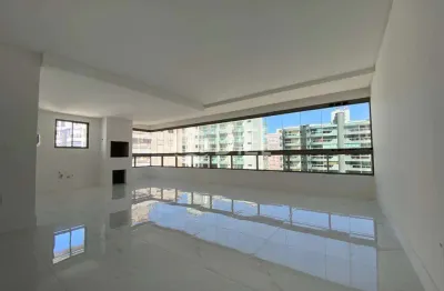 Apartamento com 4 quartos à venda na Rua 315, 252, Meia Praia, Itapema