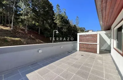 Apartamento 3 quartos com 2 suítes, varanda, em Pimenteiras, Teresópolis