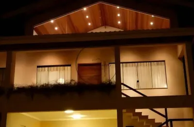 Casa com 4 dormitórios à venda em condomínio fechado atibaia