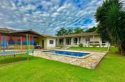 Chácara em condomínio: 3 quartos, suíte, 3 salas, 3 banheiros, 4 vagas, 230m² em piracaia-sp, novo horizonte.