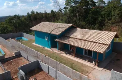 Casa de campo novíssima, à menos de 7 minutos da fernão dias!
