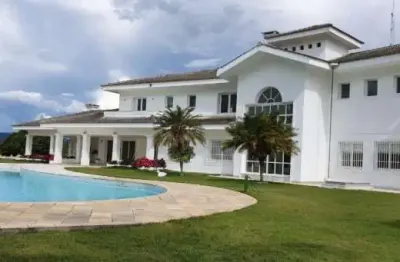 Mansão espetacular beira da represa de piracaia acesso exclusivo para água