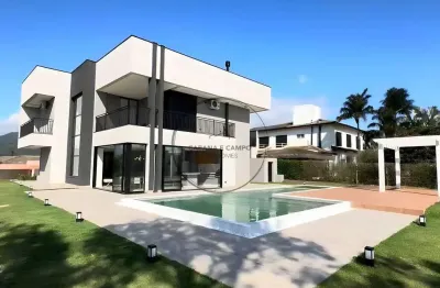 Casa de alto padrão à venda com acesso à represa em joanópolis