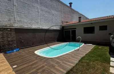 Casa térrea com piscina e área gourmet à venda no jardim atibaia