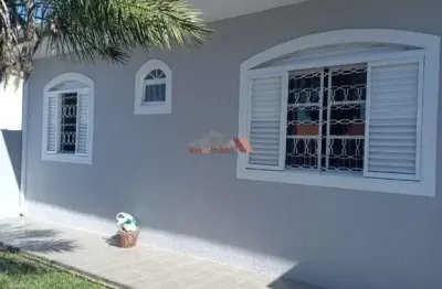 Belíssima casa em araucária no porto das laranjeiras
