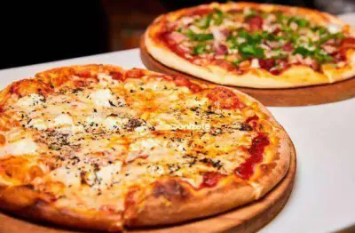 Vende pizzaria de alto padrão em avenida principal com muito movimento.