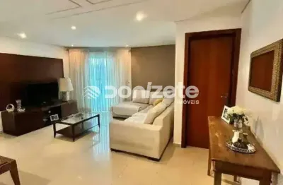 Sobrado Residencial Frente em Jardim, Santo André — 3 suítes, 212 m², 6 vagas