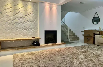 Sobrado Residencial em Vila Alice, Santo André — Aceita Financiamento