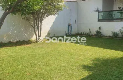 Sobrado à venda em São Caetano do Sul (Santa Maria) – 3 suítes, 4 vagas, 272 m²