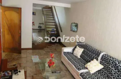 Sobrado à venda no Parque Marajoara (Santo André) – 159 m², 3 quartos, 2 vagas