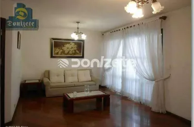 Apartamento de 175 m² com 3 suítes, 3 vagas e frente em Vila Bastos, Santo André
