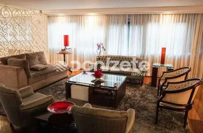 Apartamento de 4 dormitórios (1 suite) , 294 m² em Santo André Centro