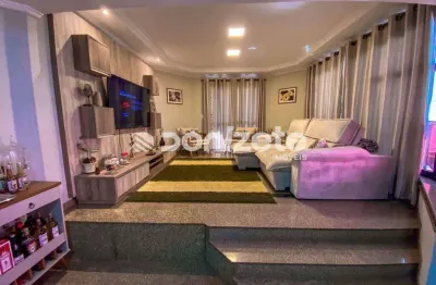 Apartamento de 202 m² com 3 suítes, 5 vagas e varanda – Frente, Jardim Santo André