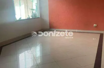 Sobrado à Venda no Parque Bandeirante, Santo André – 3 Quartos, 3 Vagas