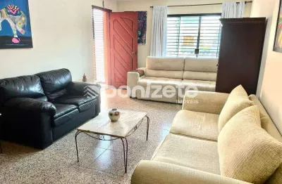 Sobrado à Venda em Santo André (Santa Maria) – 194 m², 3 dormitórios, 3 vagas
