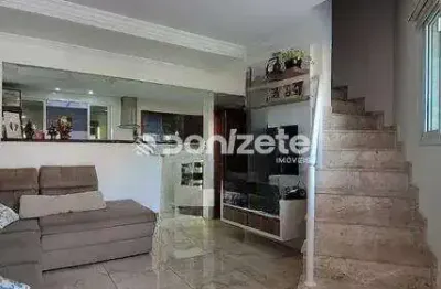 Sobrado Residencial 3 Dorms com 4 Vagas em Vila Guiomar, Santo André