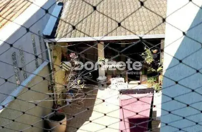 Sobrado à venda em Vila Helena, Santo André - 3 quartos, 1 suíte, 2 vagas, 282 m²