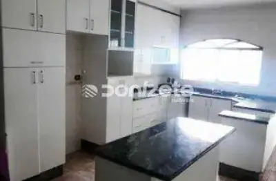 Sobrado com 4 dormitórios à venda, 249 m² por R$ 981.000,00 - Vila São Pedro - Santo André/SP